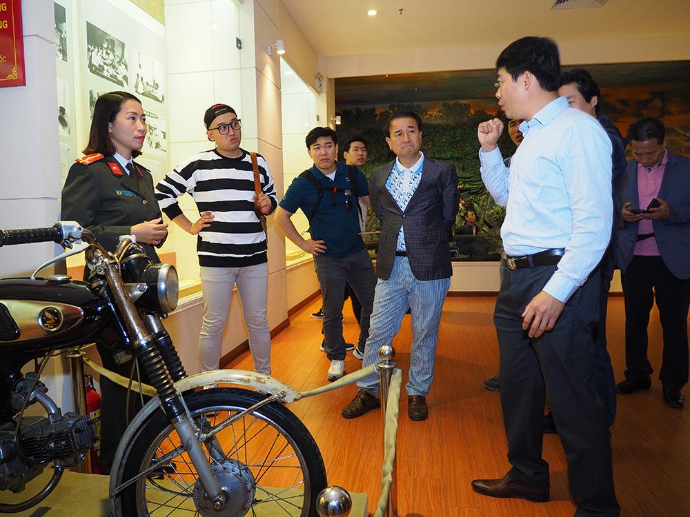 Nỗ lực đổi mới để thu hút khách tham quan